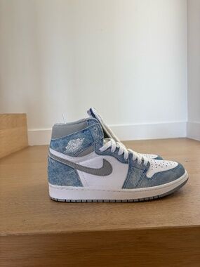 NIKE Air Jordan 1 Retro High OG "Hyper Royal" Blue - Size 9 Mens (Brand New)